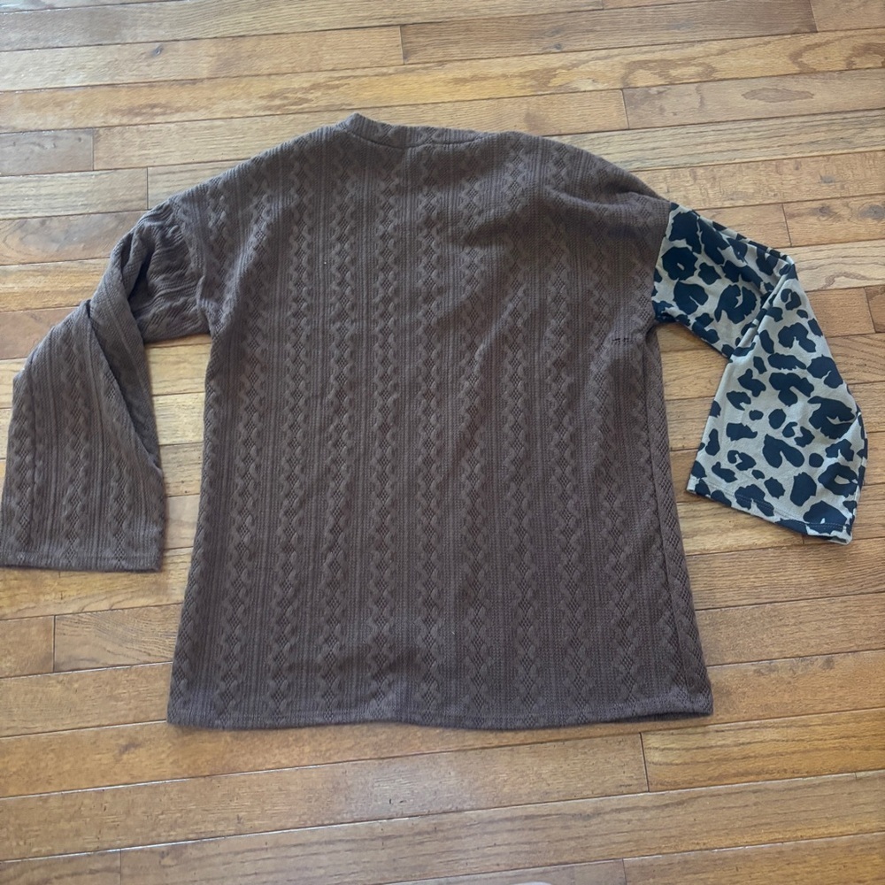 Women’s BiBi sweater size M. - Picture 4 of 5